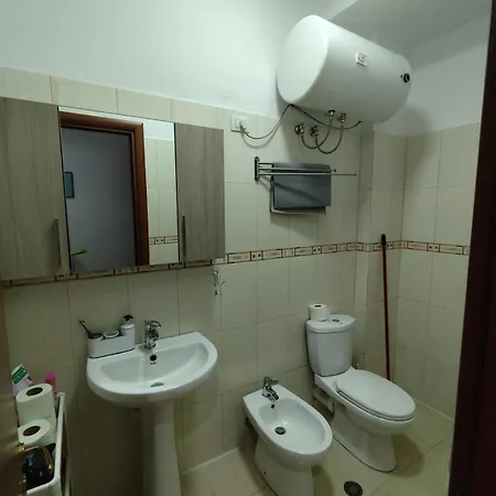 Daisy * Golem (Tirana)